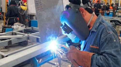 Tras dos subas, la actividad económica cayó un 2,2% en febrero