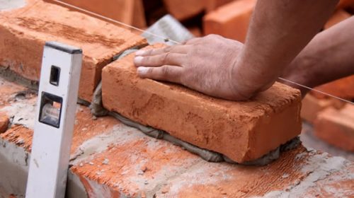 En febrero la venta de insumos para la construcción cayó 13,2%