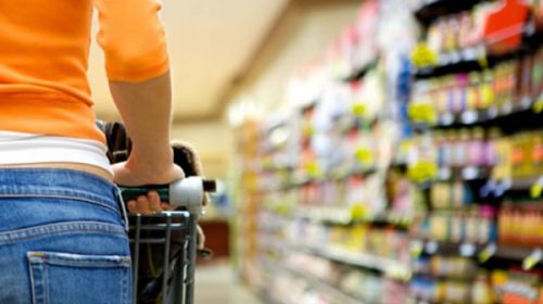 El consumo volvió a caer en febrero y lleva trece meses consecutivos de retracción