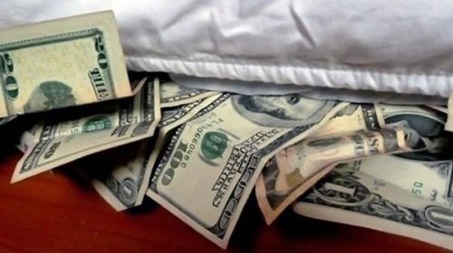 Casi el 40 por ciento del endeudamiento oficial fue a parar a la fuga de dólares