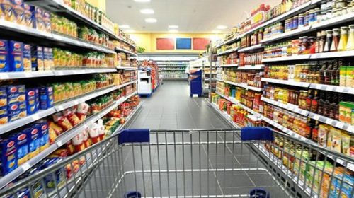 Afirman que se desacelera la caída del consumo y que los argentinos modifican sus hábitos de compras