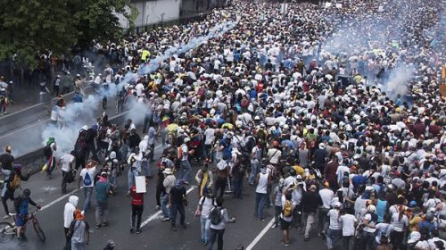 La oposición vuelve a marchar y se teme otra jornada de violencia en Venezuela