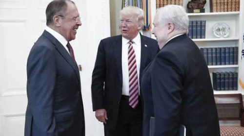 Trump responde: “Tengo absoluto derecho a compartir hechos con Rusia”