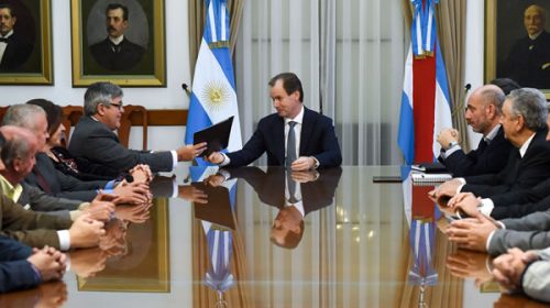 Bordet incrementó el aporte estatal a la obra social de los trabajadores provinciales