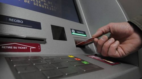 Comercios y estaciones de servicio podrán tener cajeros automáticos propios