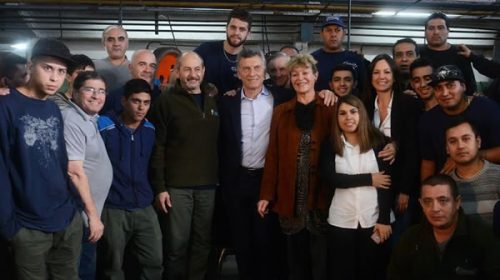 Macri visitó una cooperativa y brindó detalles a operarios sobre plan “empalme”
