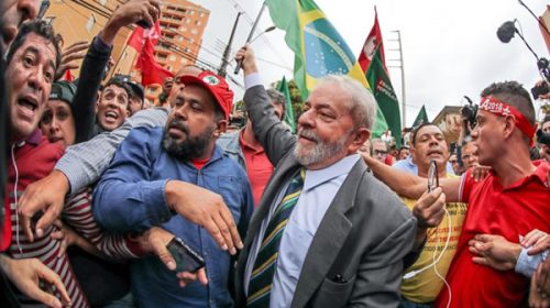 Lula declaró durante cinco horas ante el juez Moro y después reiteró que será candidato