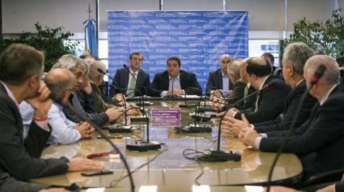 El Gobierno elevó el salario mínimo a 10.000… a cobrarse en julio de 2018