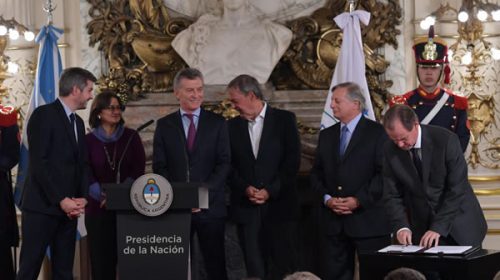 Bordet suscribió el Acuerdo Federal Minero