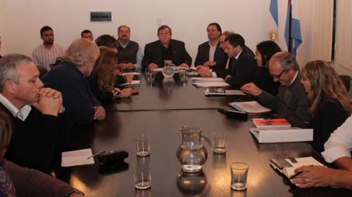 Este lunes vuelven a reunirse el Gobierno y los gremios estatales por la paritaria salarial