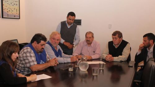 El gobierno oficializó el acuerdo salarial para los estatales