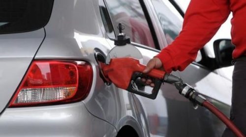 Bolsillos sin respiro: el Gobierno evalúa aumentar el precio de las naftas y el gasoil