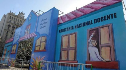 En la carpa itinerante, docentes denuncian el “desfinanciamiento educativo” por parte de Nación