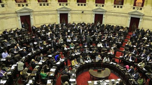 El kirchnerismo insiste en la unidad y convoca a los bloques legislativos
