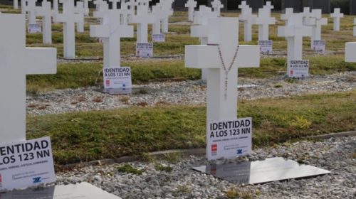 Ya analizan muestras de 60 cuerpos de soldados argentinos enterrados en Malvinas
