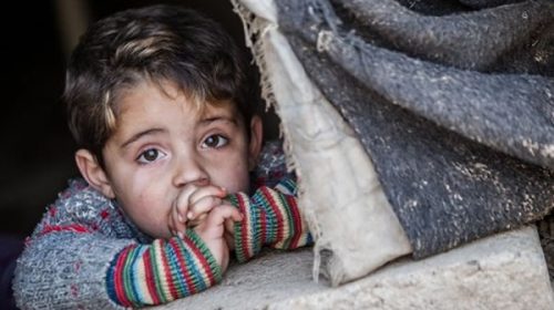 Según la UCA, seis de cada diez niños en el país son pobres