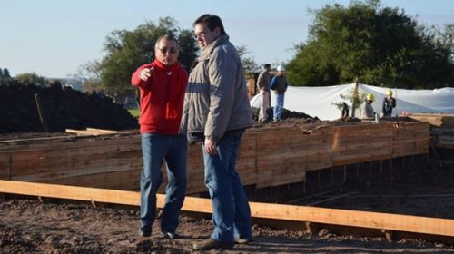 Comenzó la construcción de la pileta semi olímpica en las termas de Federación