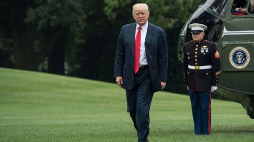 Trump rectifica y condena al Ku Klux Klan y los neonazis: “El racismo es el mal”