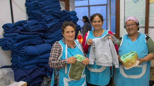 La Provincia entregó 30 mil frazadas del Cobijar