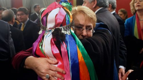 Michelle Bachelet pide perdón al pueblo mapuche por la desprotección y la falta de inversiones
