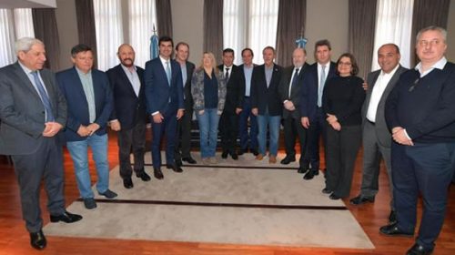 Quedarse con la mitad del impuesto al cheque, la primera exigencia de los gobernadores después de octubre