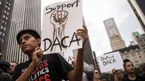 Los ‘dreamers’ desafían la decisión de Trump de retirarles la protección