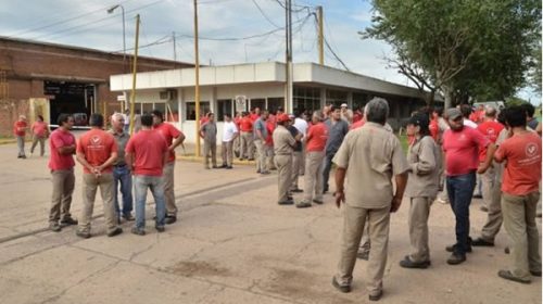 Por la caída de las ventas, despiden a trabajadores en fábrica de cosechadoras