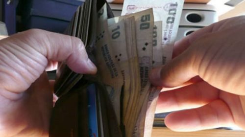 El 50% de los trabajadores gana menos de $10.000