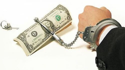 Alertan por los altos intereses de deuda que paga la Argentina