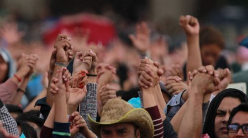 170.000 puños en alto por la unidad de México