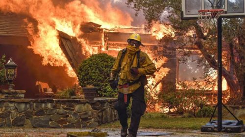 Al menos 10 muertos y más de 30.000 evacuados por los incendios en el norte de California