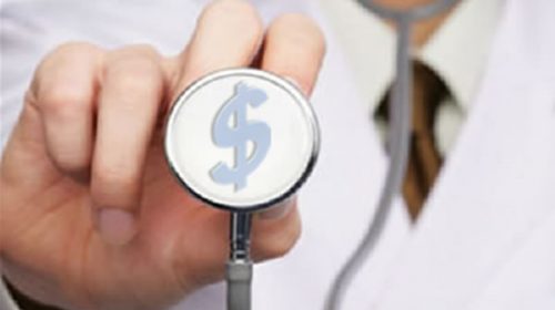 Avanzan en la reglamentación de la ley que prohíbe el cobro del plus médico