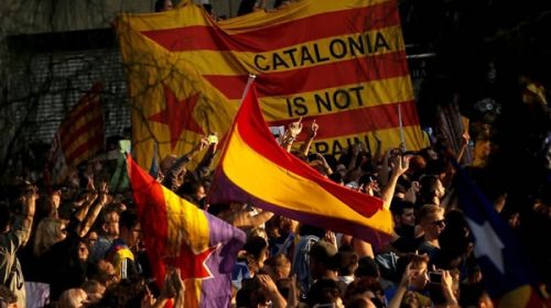 Barcelona recibe con desconcierto y rabia la marcha atrás del líder separatista