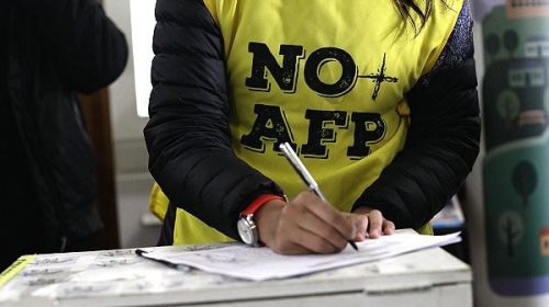 Masivo rechazo al actual sistema de AFP en Chile
