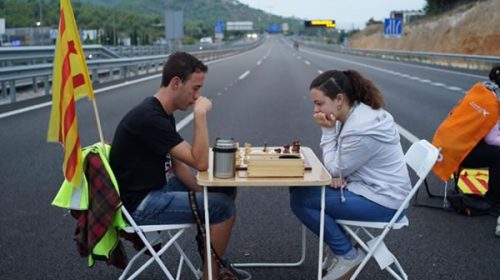 Cataluña: paro y masivas protestas contra la represión policial durante referendo