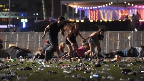 Horror en Las Vegas: al menos 50 muertos y 200 heridos en tiroteo