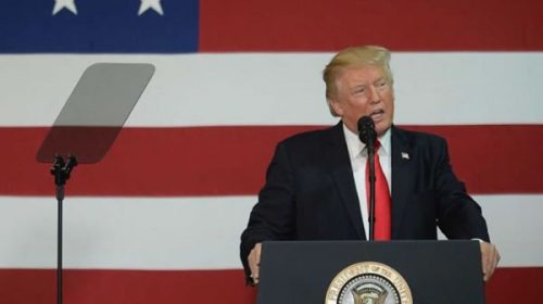 Trump envió al Congreso su plan de reforma migratoria enfocado en el muro con México