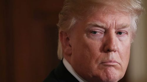 Trump amenazó con revocar licencias a medios que publiquen “noticias falsas”
