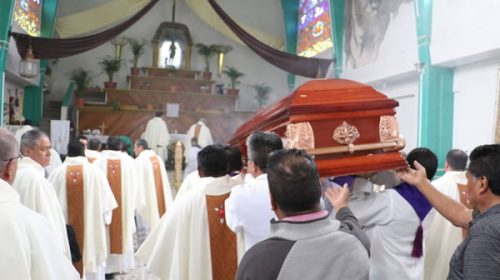 Las sotanas ya no frenan las balas en México