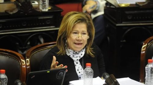 La jefa del bloque massista en diputados pidió la renuncia de Caputo