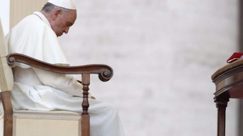 El Papa confesó que a veces se queda dormido cuando reza