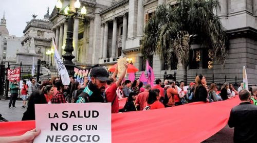 Alertan que nueva Ley de VIH y Hepatitis se frenó en el Congreso