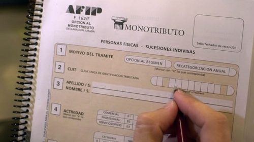 El monotributo lidera la creación de empleo y la industria no se recupera