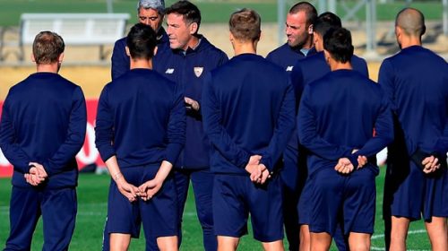 La carta de los jugadores del Sevilla a Eduardo Berizzo: “Míster, te sobran los huevos”