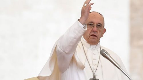 Francisco pidió que el Estado defienda el acceso universal a la salud