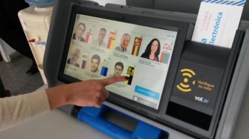 El Conicet recomendó al Gobierno que no avance con el voto electrónico