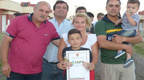 Treinta y seis familias de Rosario del Tala recibieron sus nuevas viviendas