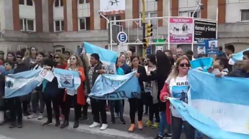 ARA San Juan: los familiares manifestaron su enojo y dijeron que “alguien se tiene que hacer cargo”