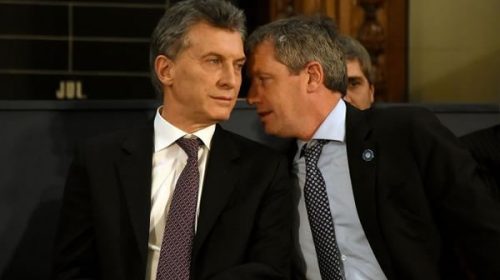 Sin plata para jubilados pero sí para “pines de oro”: Cambiemos gastó casi $2,5 millones en artículos de “ceremonial”