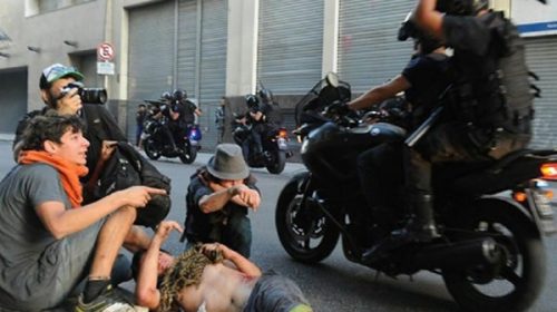 Detuvieron a un policía y dos manifestantes por los incidentes en el Congreso